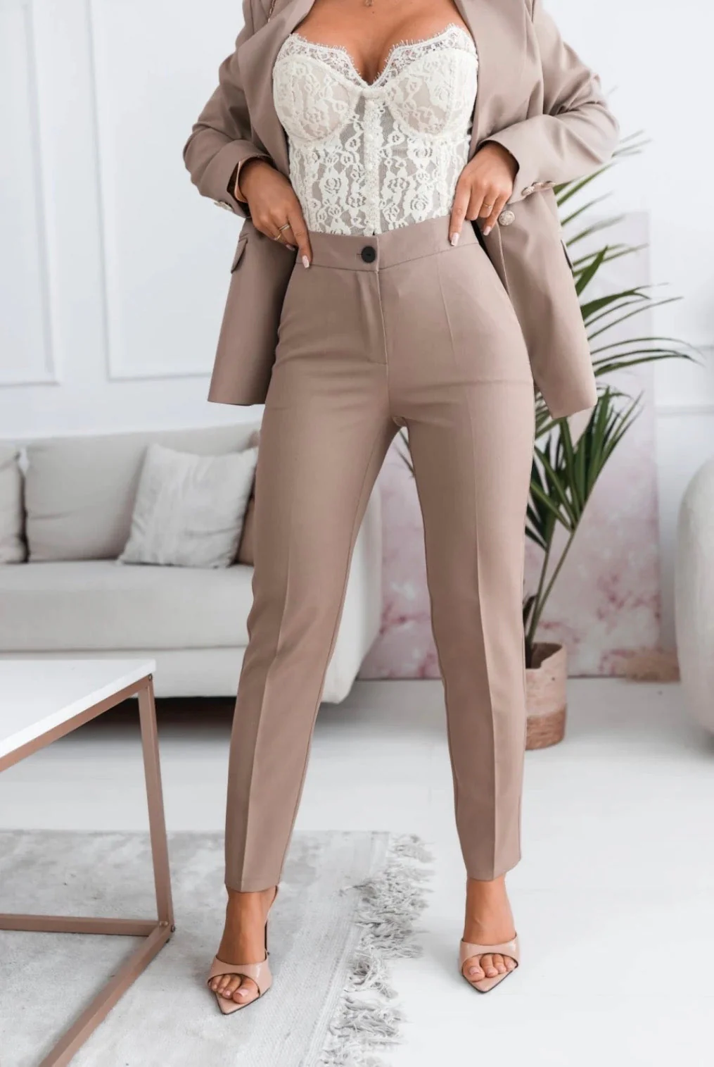 Spodnie Velmora – Taupe Elegance
