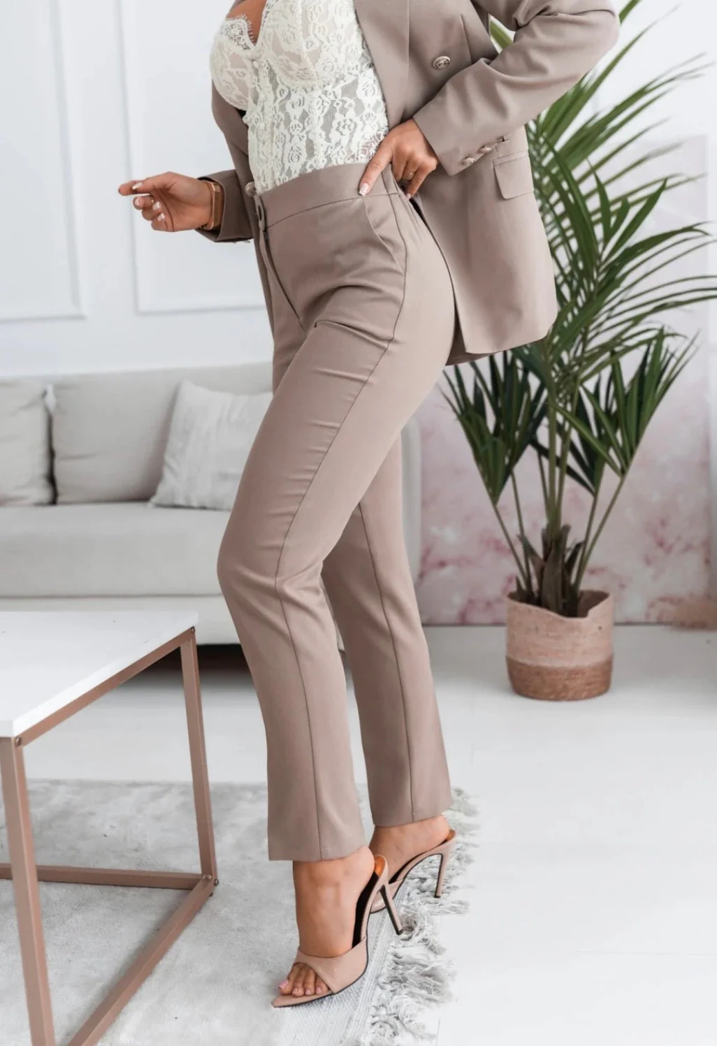 Spodnie Velmora – Taupe Elegance - Image 3