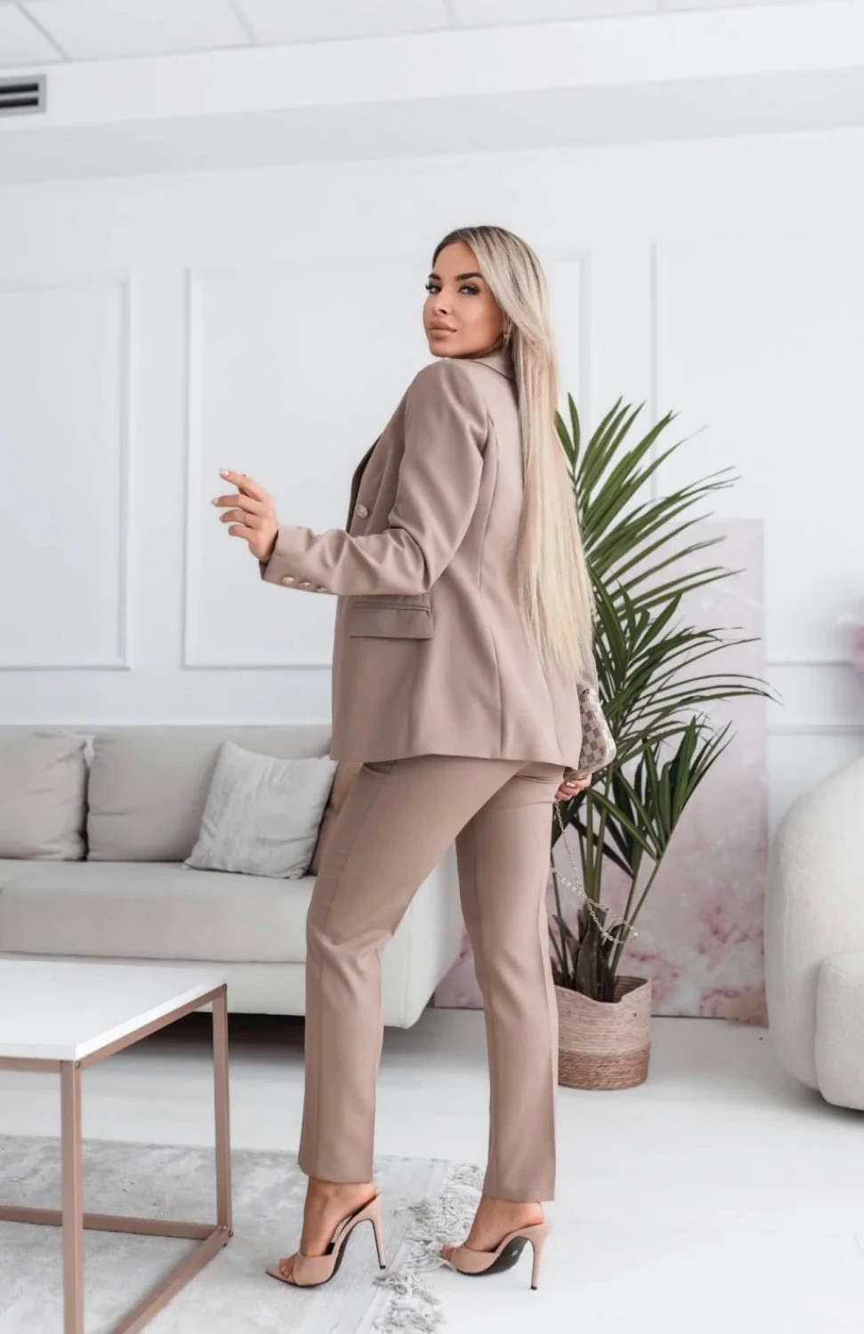 Spodnie Velmora – Taupe Elegance - Image 4