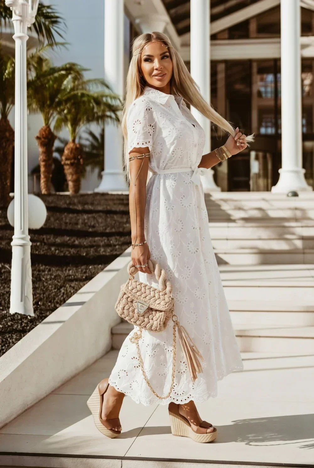 SUKIENKA AŻUROWA BAWEŁNIANA MAXI W STYLU BOHO KORONKOWA Z PASKIEM BIAŁA - Image 2